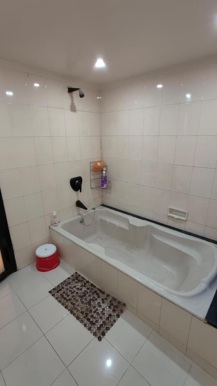 1 Bhk With Bathtub And Terrace Pune