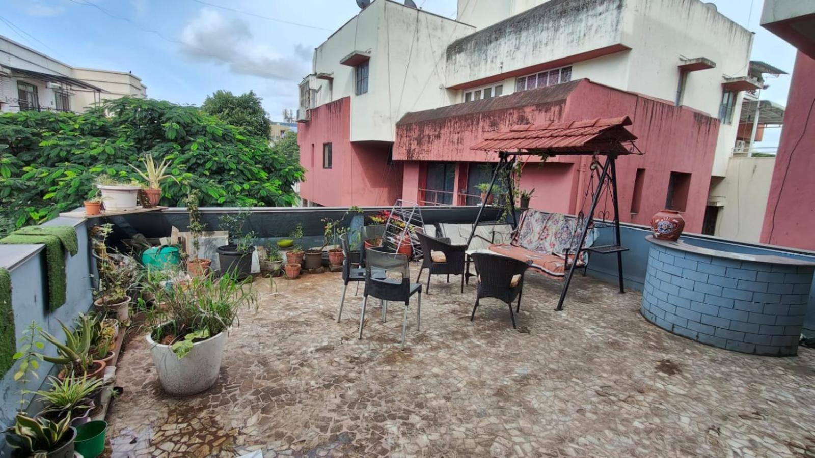 1 Bhk With Bathtub And Terrace